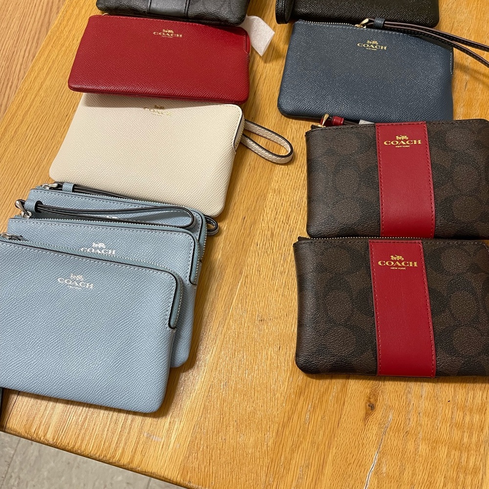 coach corner zip wristlet brown black red, white, lite blue, green, white/gold